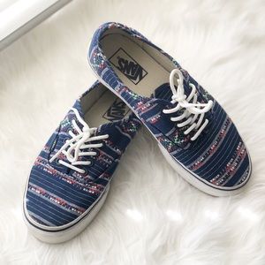 VANS AUTHENTIC > embroidered sneaker
